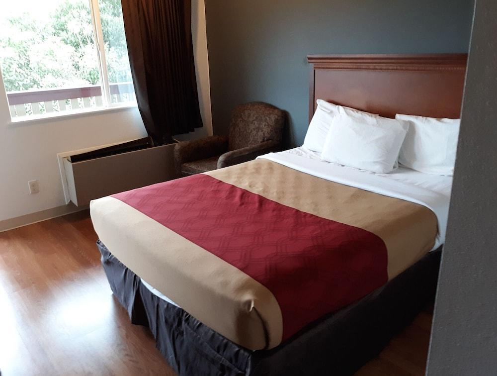 Oyo Hotel Chehalis I-5 South Екстер'єр фото